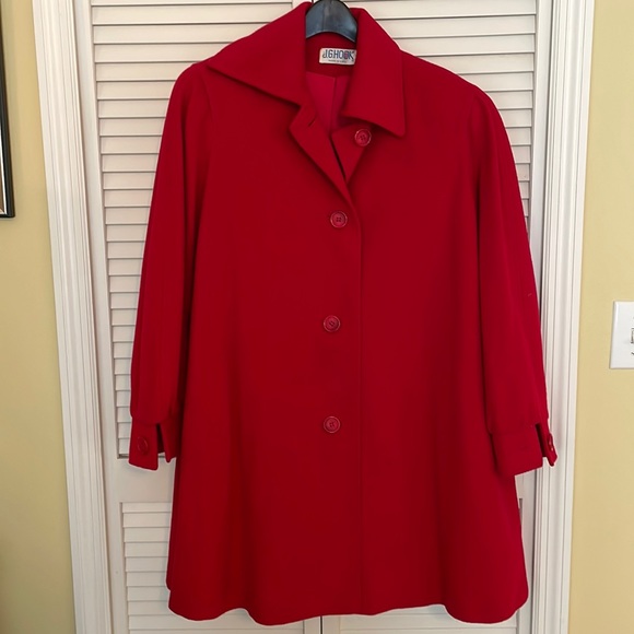 Deep red single breasted lined wool coat. - Picture 1 of 5